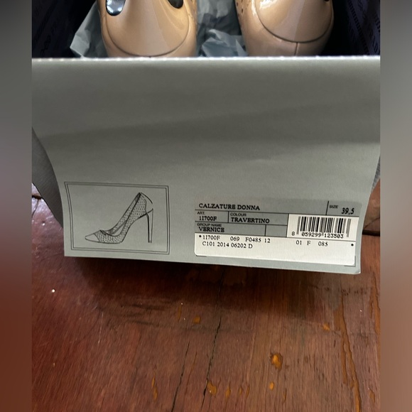 Prada Calzature Donna Vernice tan perforated leather pumps - Picture 5 of 5